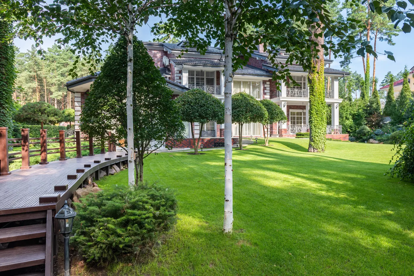 Mature professionally designed residential garden