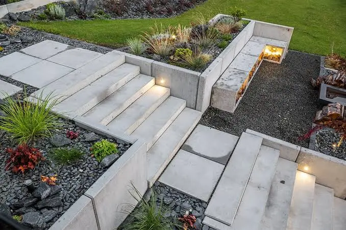 Courtyard escape